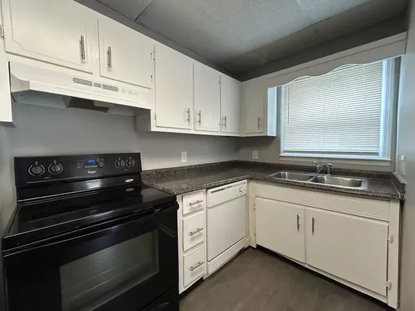 Pulaski, TN 38478,219 W Flower St #C1