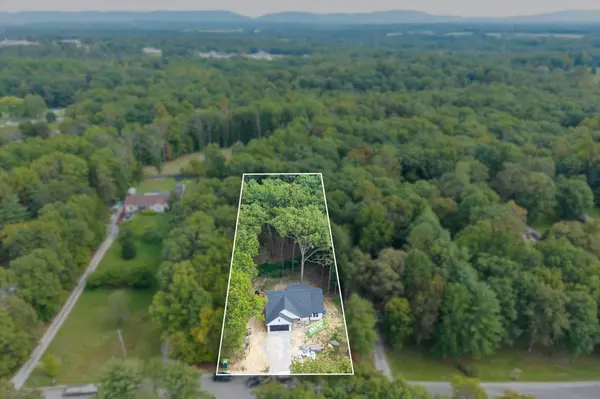 Crossville, TN 38571,235 Estates Lake Dr