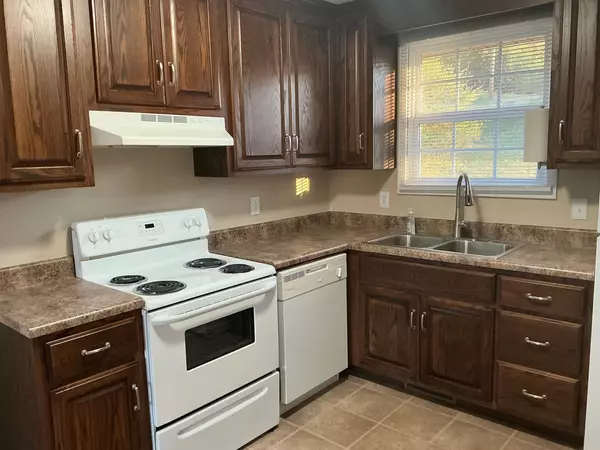 Clarksville, TN 37040,220 Crossland Ave