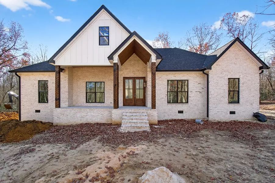 2 Browder Pt, Monterey, TN 38574