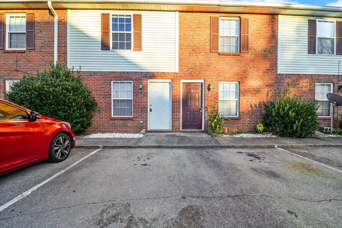 Clarksville, TN 37043,284 Raleigh Dr #E