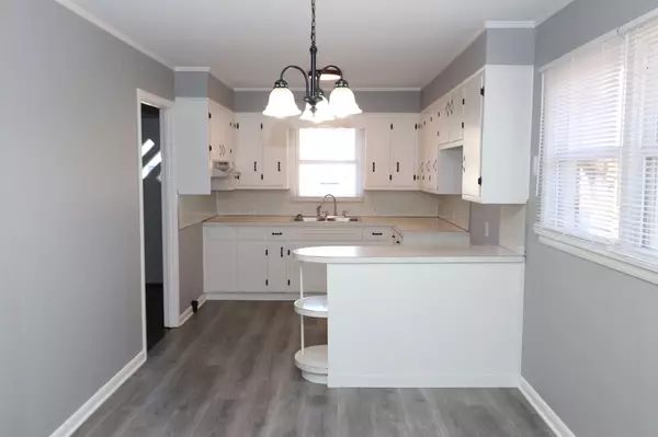 Lafayette, TN 37083,300 Walton Ave