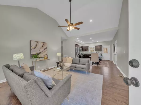 Dickson, TN 37055,371 McElhiney Rd