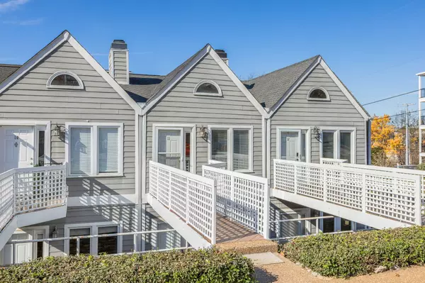 Nashville, TN 37203,3204 W End Cir #11