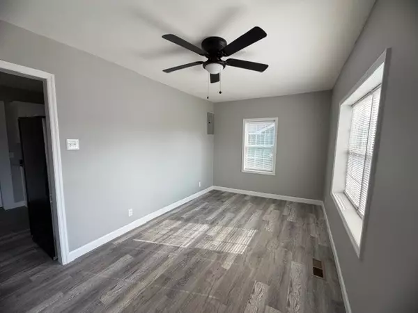 Cowan, TN 37318,302 Poplar St #N