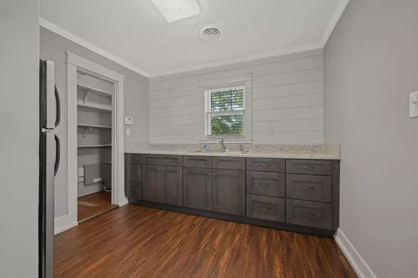 White Bluff, TN 37187,4411 Hwy 70 #E