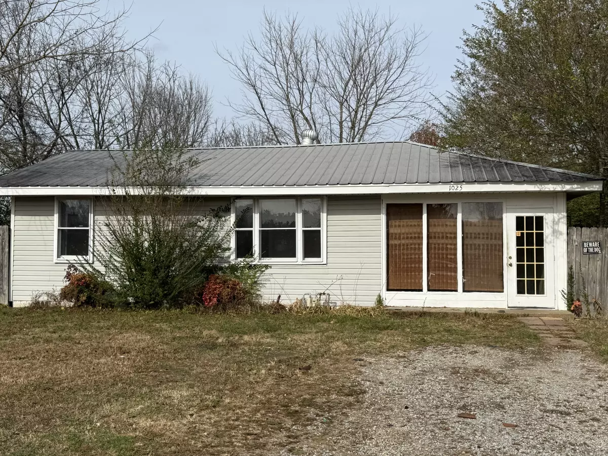 Hohenwald, TN 38462,1025 Smith Ave