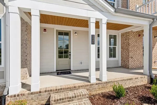 Hendersonville, TN 37075,220 Nearwater Place