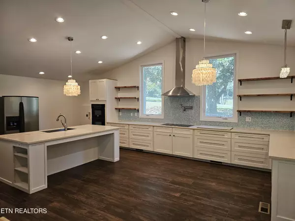 Oak Ridge, TN 37830,899 W Outer Drive