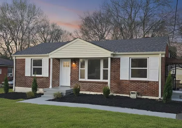 2718 McKeige Dr, Nashville, TN 37214