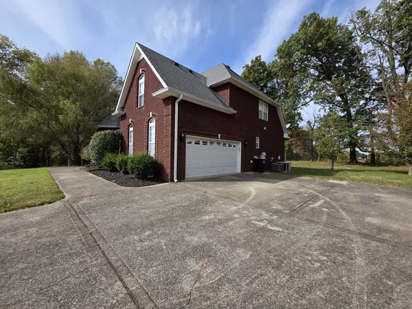 Adams, TN 37010,1224 Voyage Ct