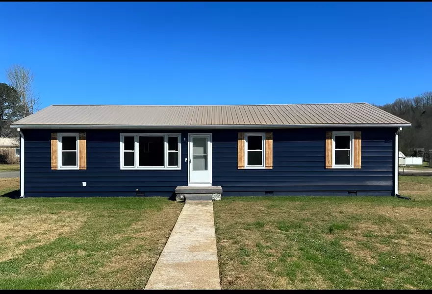 1318 Meadowbrook Dr, Pulaski, TN 38478