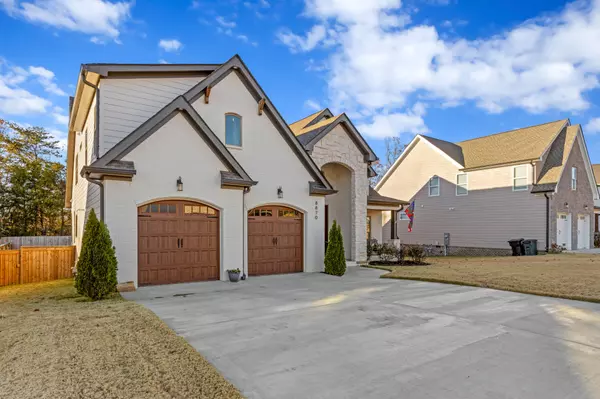 Ooltewah, TN 37363,8870 Silver Maple Dr