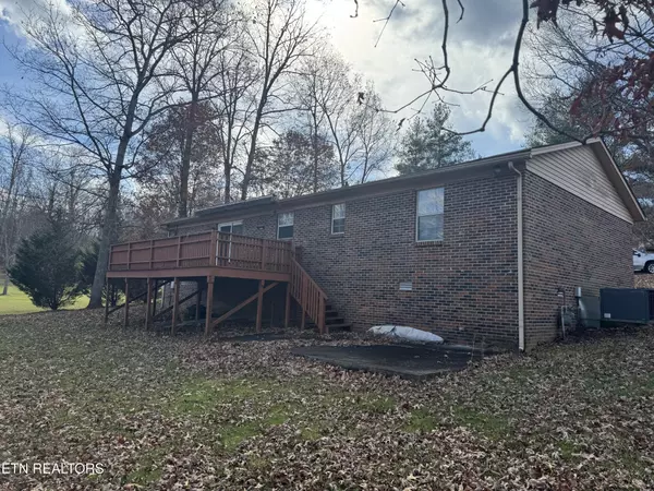 Crossville, TN 38555,30 Oak St