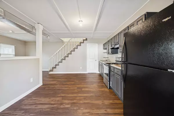 Springfield, TN 37172,801 Poplar Ave #B