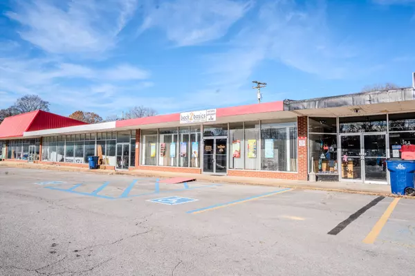 Waynesboro, TN 38485,721 HWY 99