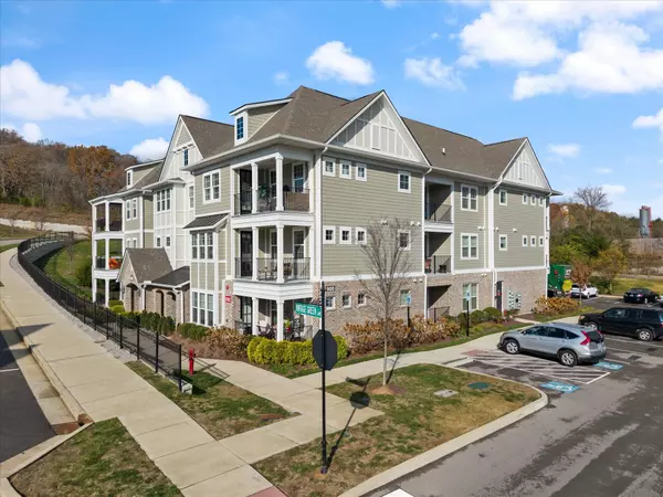 Franklin, TN 37064,900 Vintage Green Ln #204