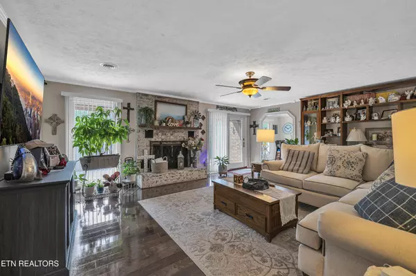 Dandridge, TN 37725,1737 Oakdale Drive