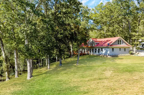 Waverly, TN 37185,90 Bluff Point Lane