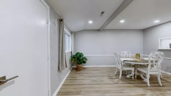 Nashville, TN 37221,810 Bellevue Rd #213