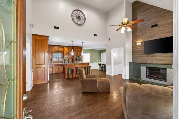 Chapel Hill, TN 37034,1879 Highway 99