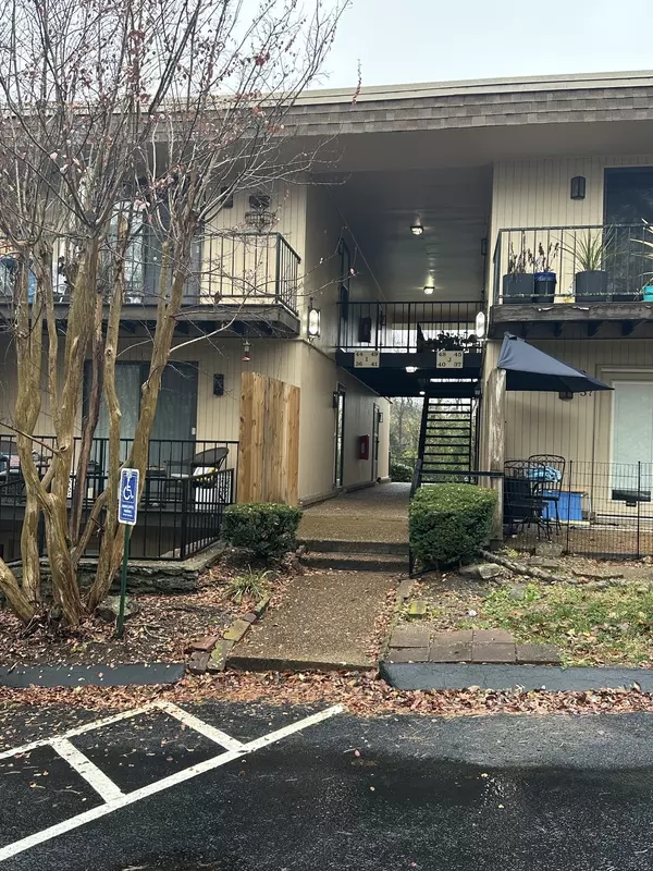 420 Walton Ln #I41, Madison, TN 37115