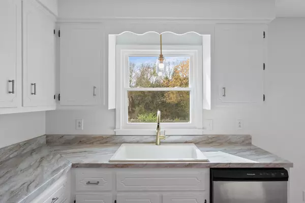 Clarksville, TN 37042,594 Oak Valley Dr