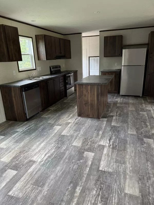 Red Boiling Springs, TN 37150,9458 Sunrise Road