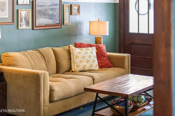 Knoxville, TN 37917,305 E Emerald Ave