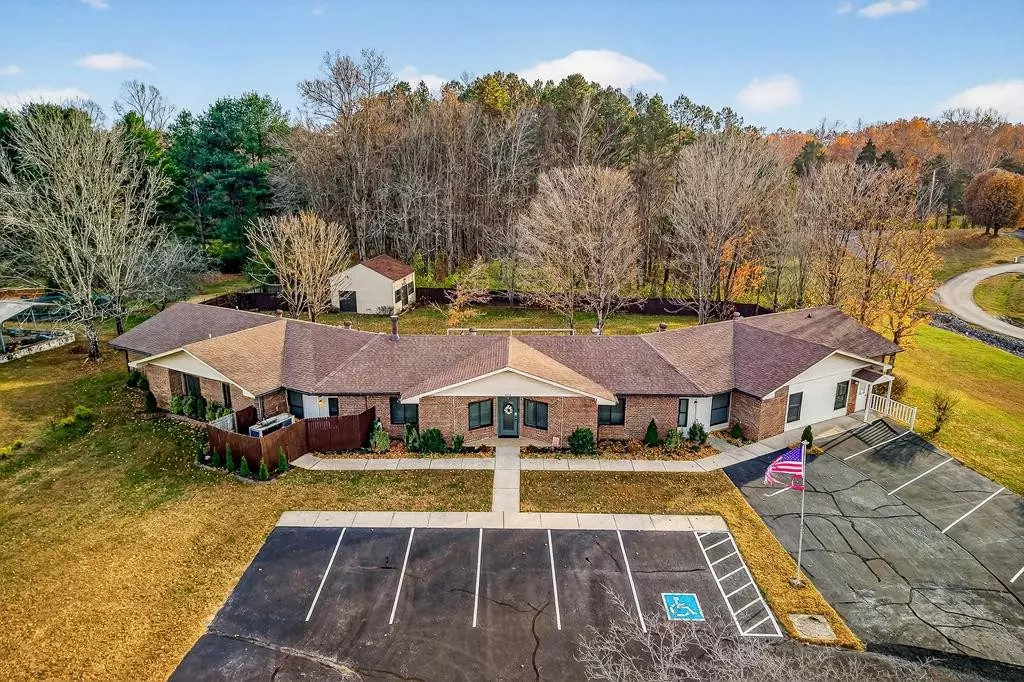 Cookeville, TN 38501,570 State St