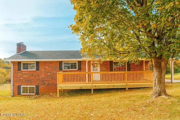 104 Chapel Ave, Sweetwater, TN 37874