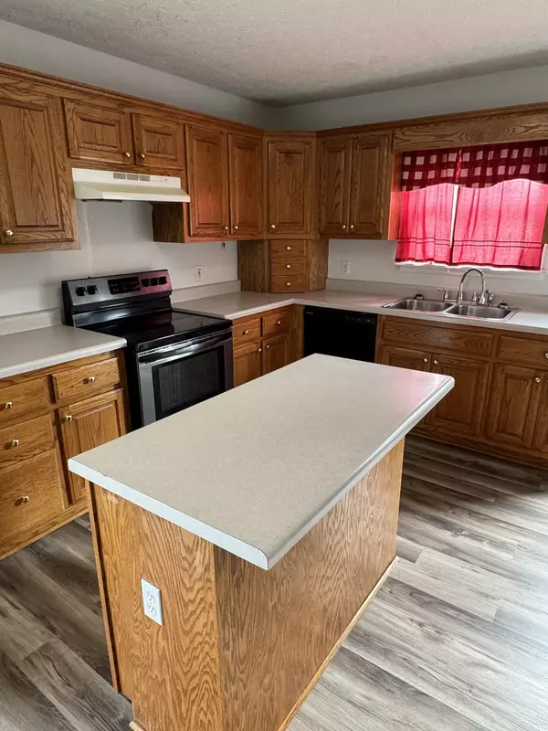 Lafayette, TN 37083,354 Spring Creek Rd