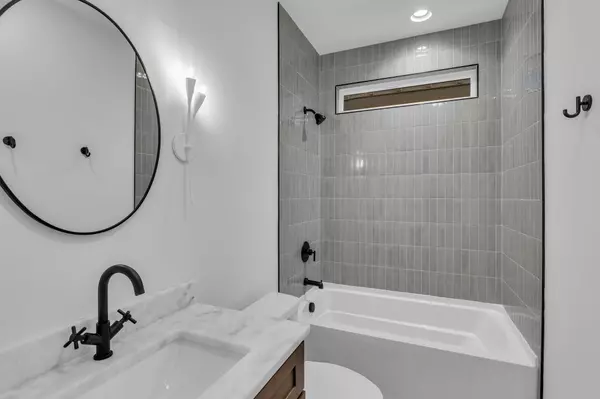 Nashville, TN 37216,827A Delmas Ave