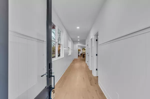 Nashville, TN 37216,827A Delmas Ave