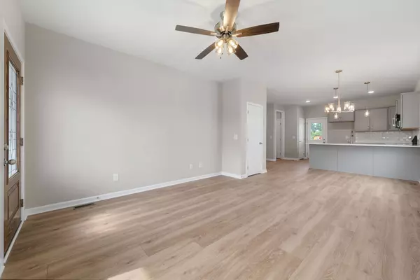 Clarksville, TN 37042,885 Dogwood Trail