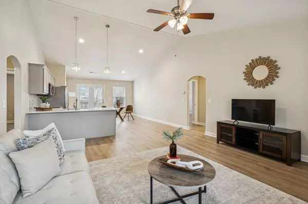 Columbia, TN 38401,2275 Honey Farm Way