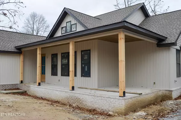 124 Markham Lane, Crossville, TN 38571