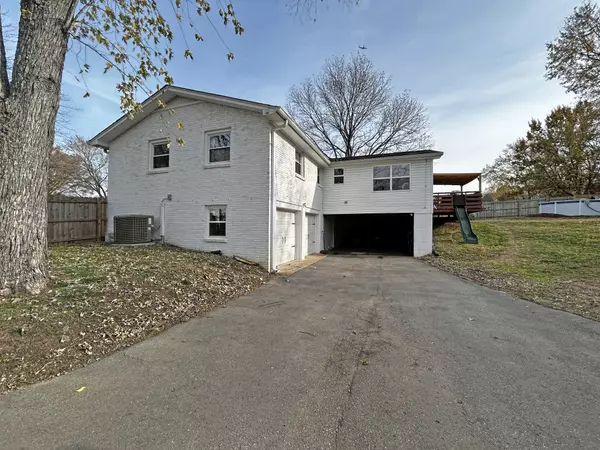 Hendersonville, TN 37075,137 La Plaza Dr