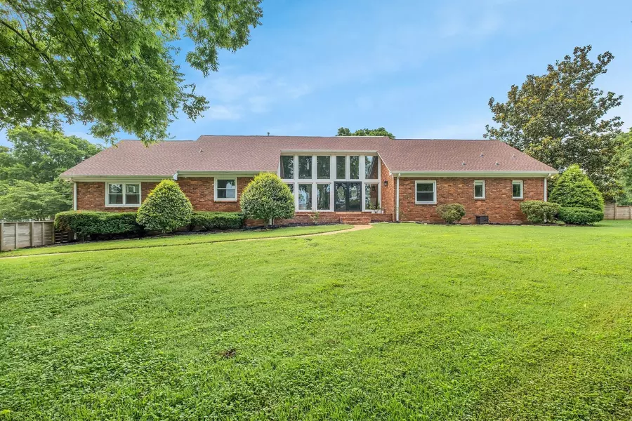 301 Brandywine Dr, Old Hickory, TN 37138