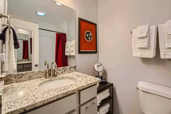 Nashville, TN 37201,1042 1st Ave #N