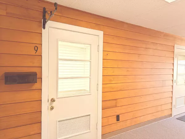 Tullahoma, TN 37388,311 N Jackson St Unit 9