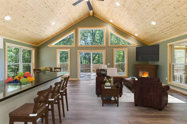 Bon Aqua, TN 37025,10025 Forest Ln