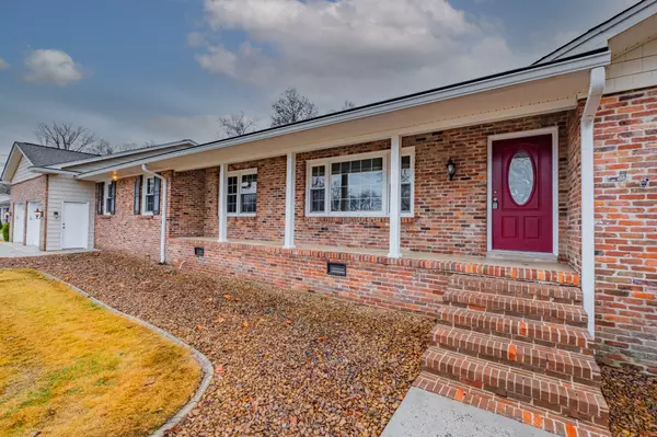 Tullahoma, TN 37388,1727 Country Club Drive