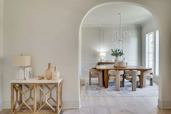 Nashville, TN 37205,811 Neartop Dr