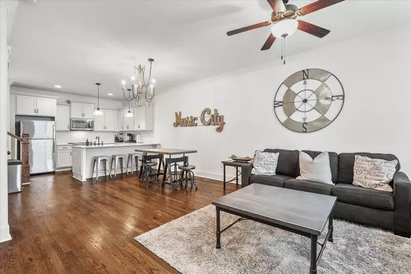 Nashville, TN 37206,210 N 9th St #3