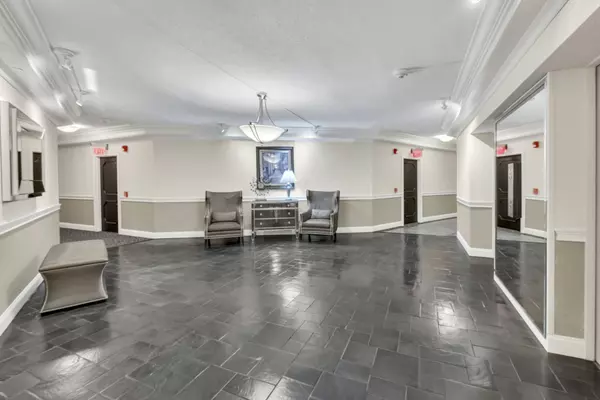 Nashville, TN 37205,6666 Brookmont Ter #306