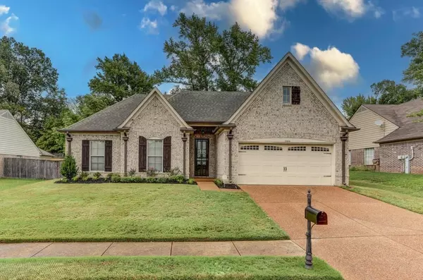 10464 REDMOND CIR, Cordova, TN 38016