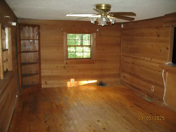 Crossville, TN 38571,1555 Brown Creek Dr