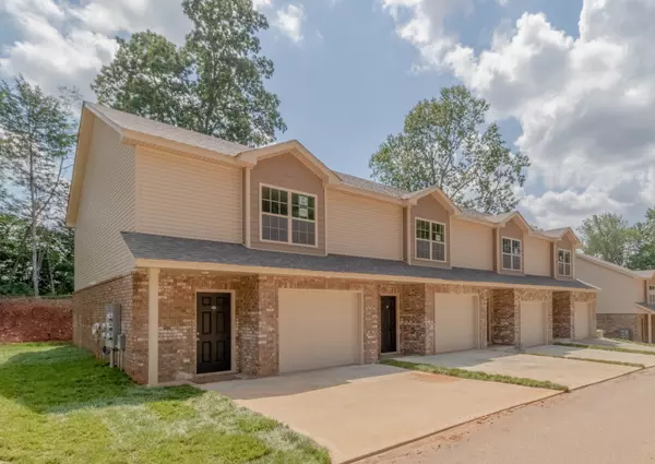 Clarksville, TN 37043,135 Country Ln #403