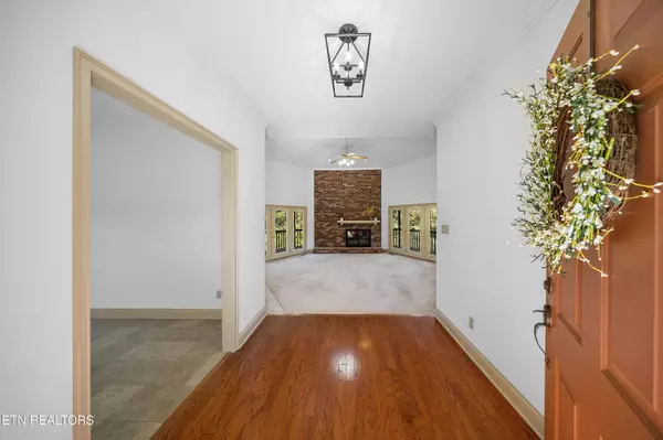 Clinton, TN 37716,103 Farmington Place